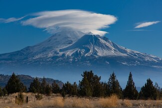 standing-lenticular-shasta-025